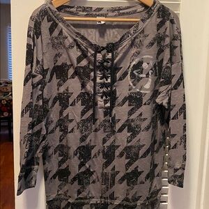 Zumba Fitness Grey Top with Black Graphic